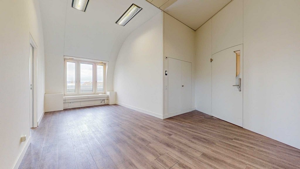 Bureau de 85m², photo 3 sur 6