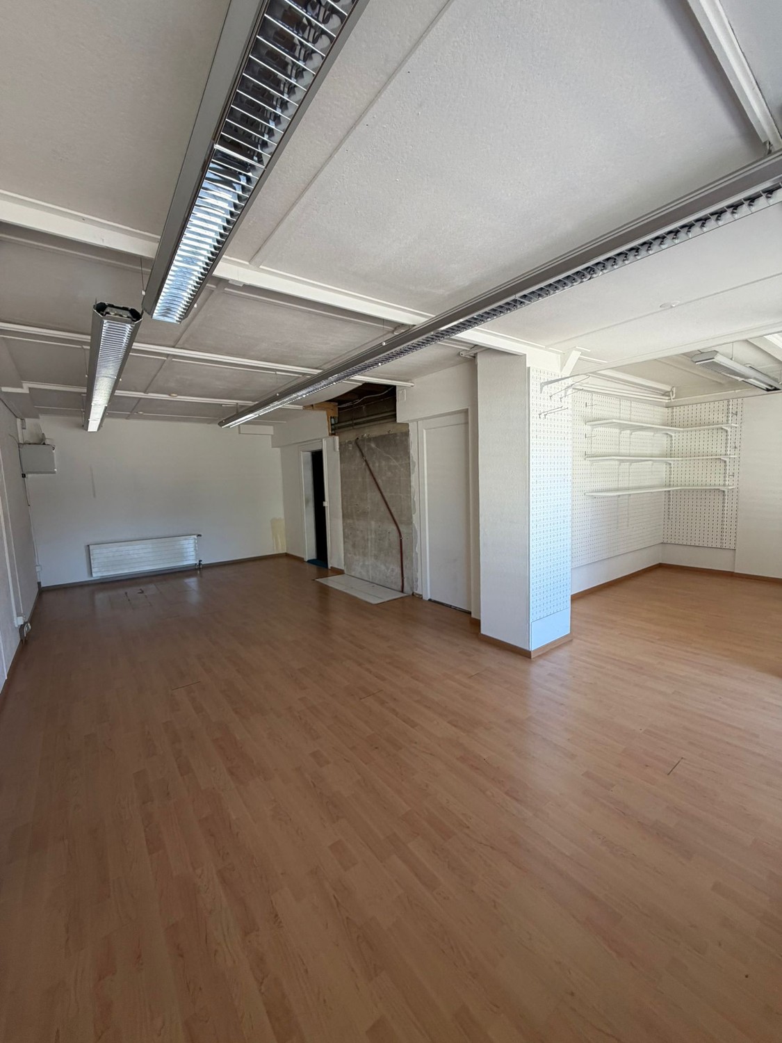 Magasin de 240m², photo 2 sur 10