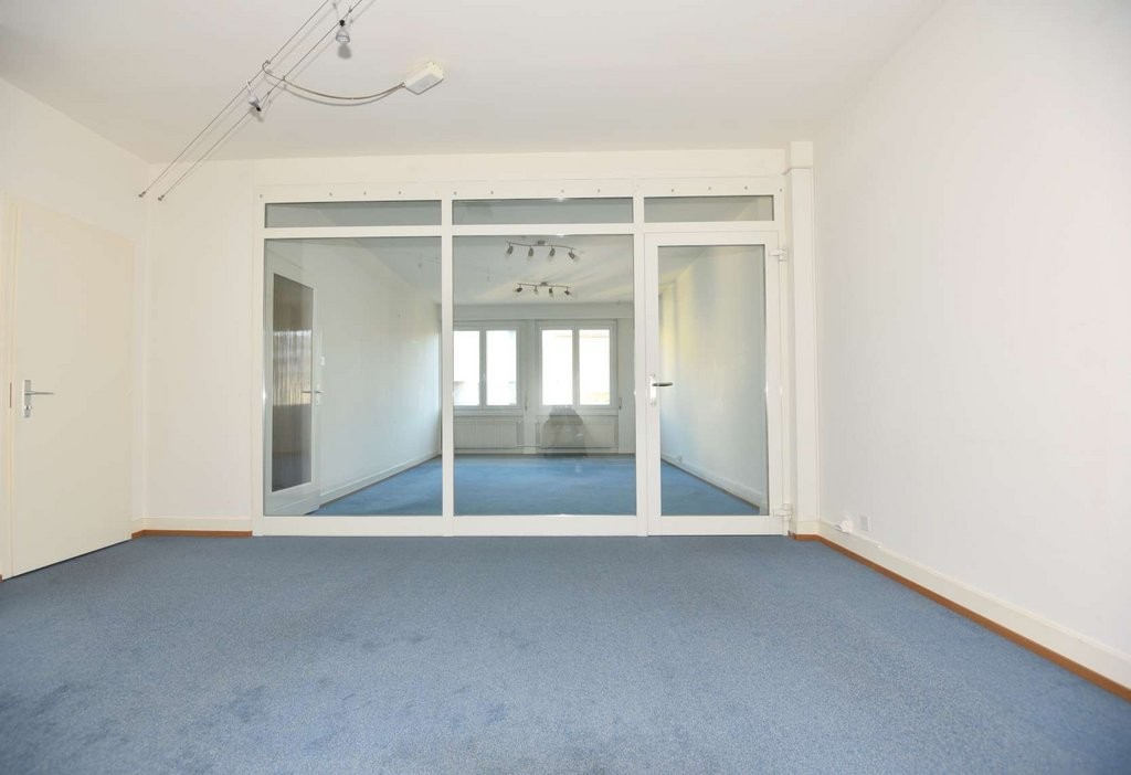 80m² office, photo 1 sur 8
