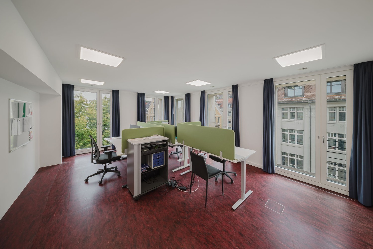 447m² bureau