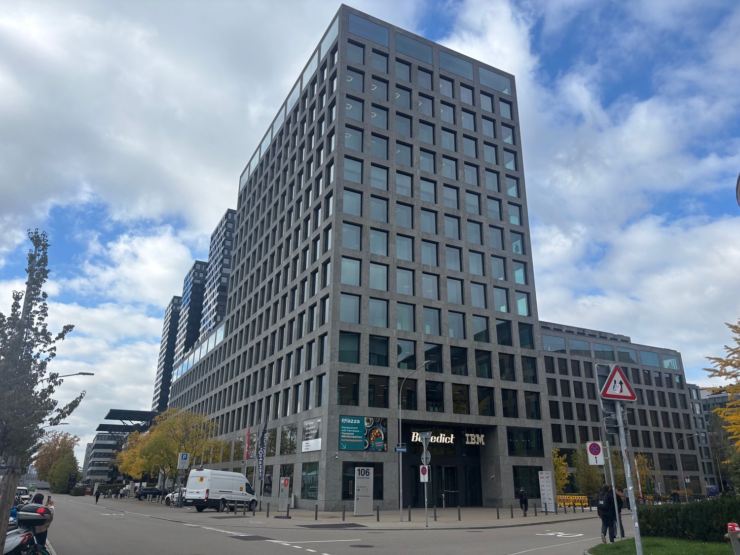 Bureaux de 1510m², photo 1 sur 3