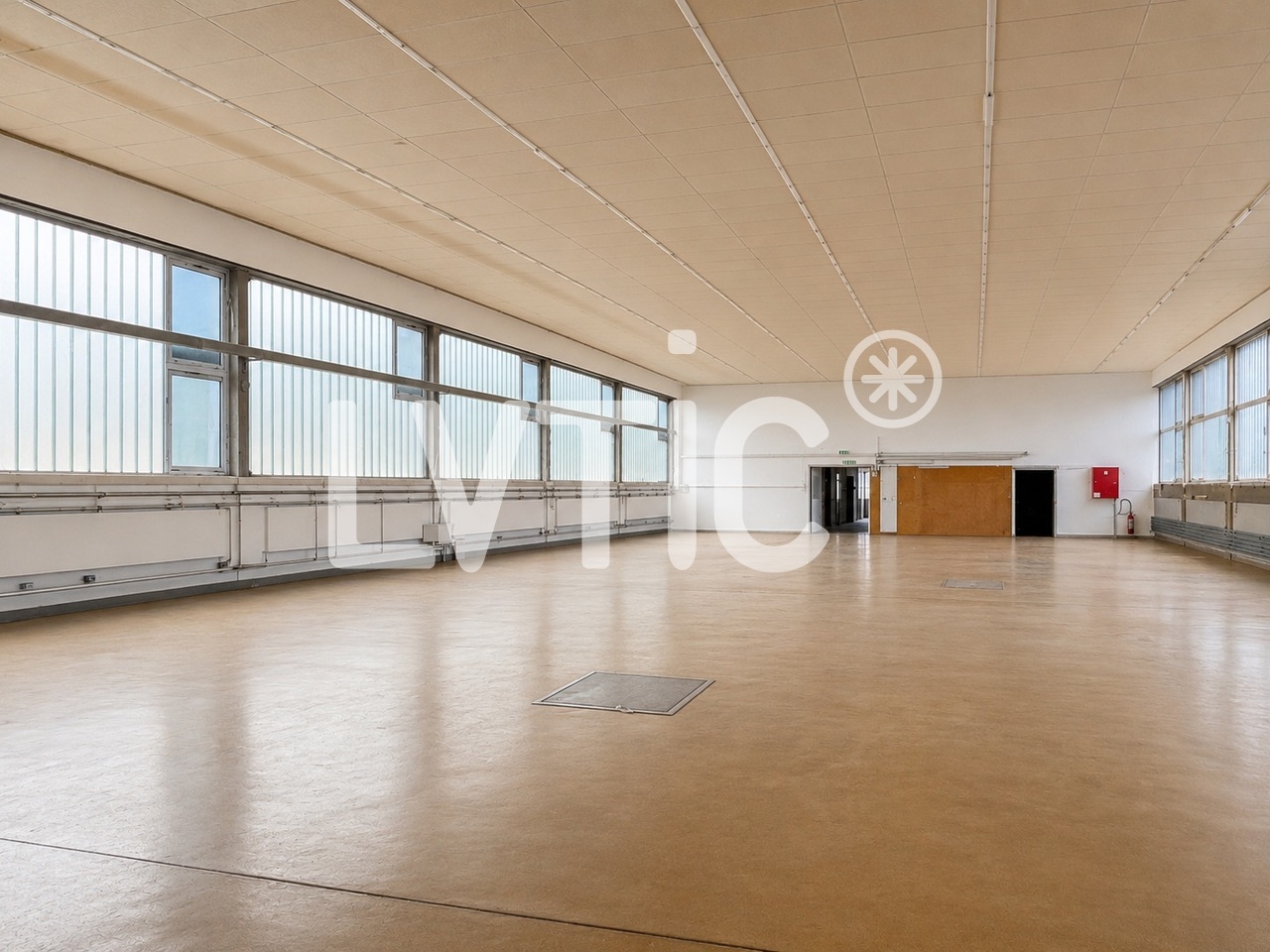 1240m² storage room