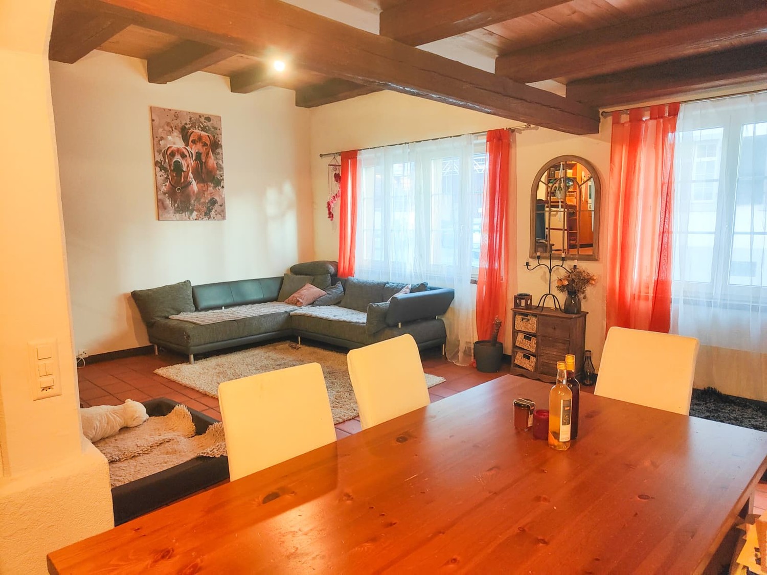 Recherche de locataire de remplacement – l'appartement au charme particulier !

Dès le 1er novembre, nous recherchons un locataire de remplacement pour notre magnifique et particulière appartement de 5.5 pièces en bâtiment ancien sur deux étages, qui séduit par son caractère unique.

L'essentiel en 