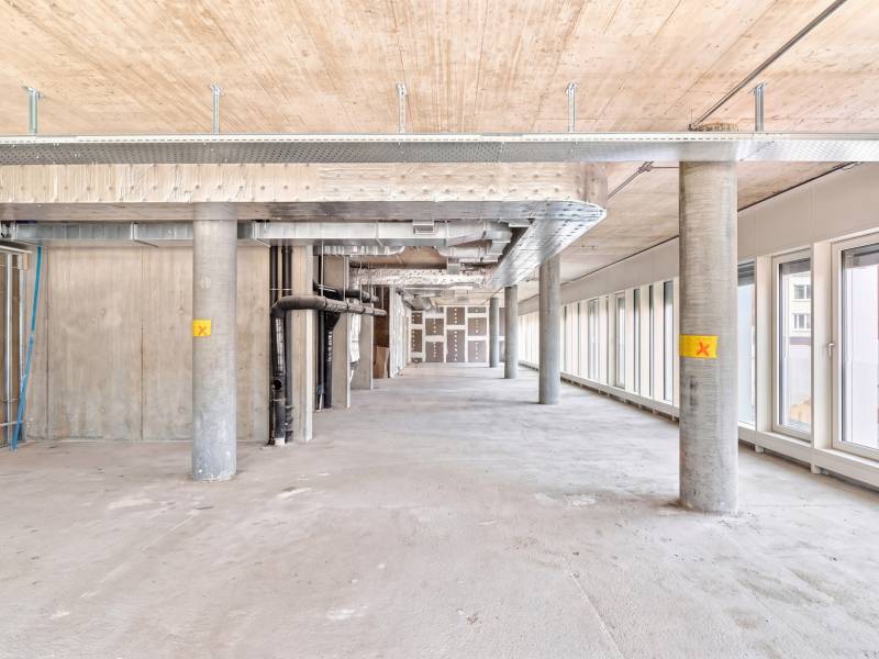 273m² office