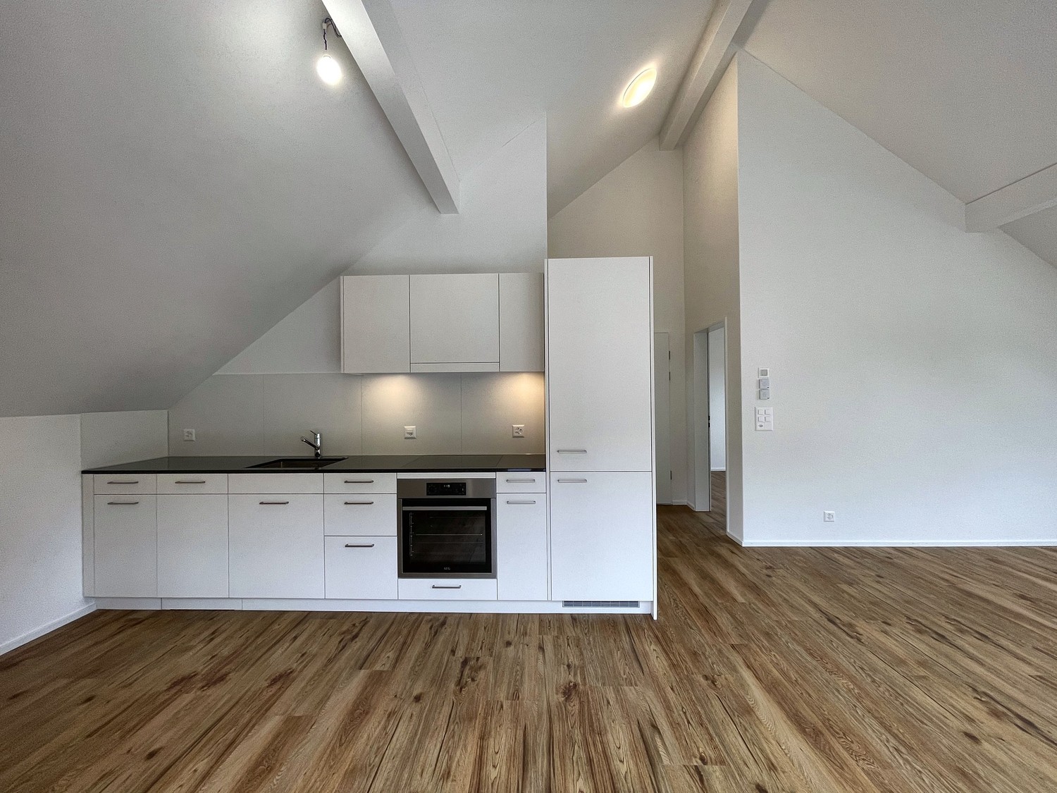 Appartement mansardé de 2 ½ pièces, photo 1 sur 8