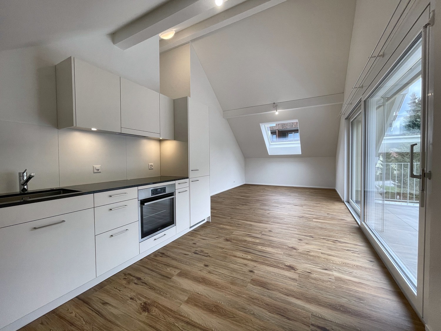 Appartement mansardé de 2 ½ pièces, photo 2 sur 8