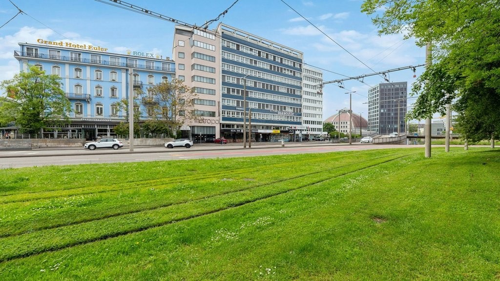 Bureau de 115m², photo 1 sur 7