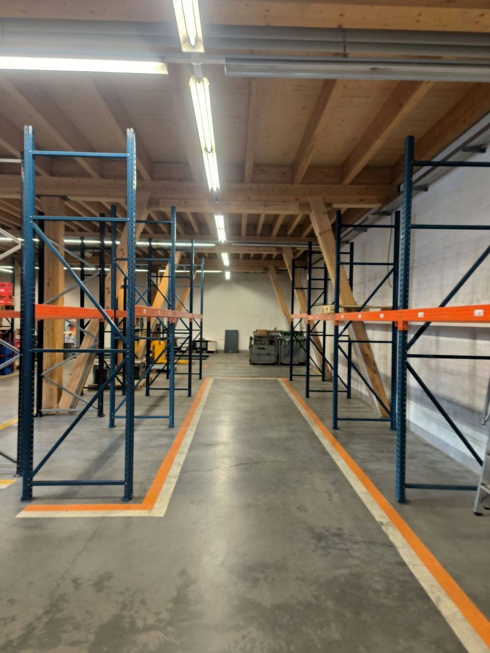 536m² commercial, photo 3 sur 6