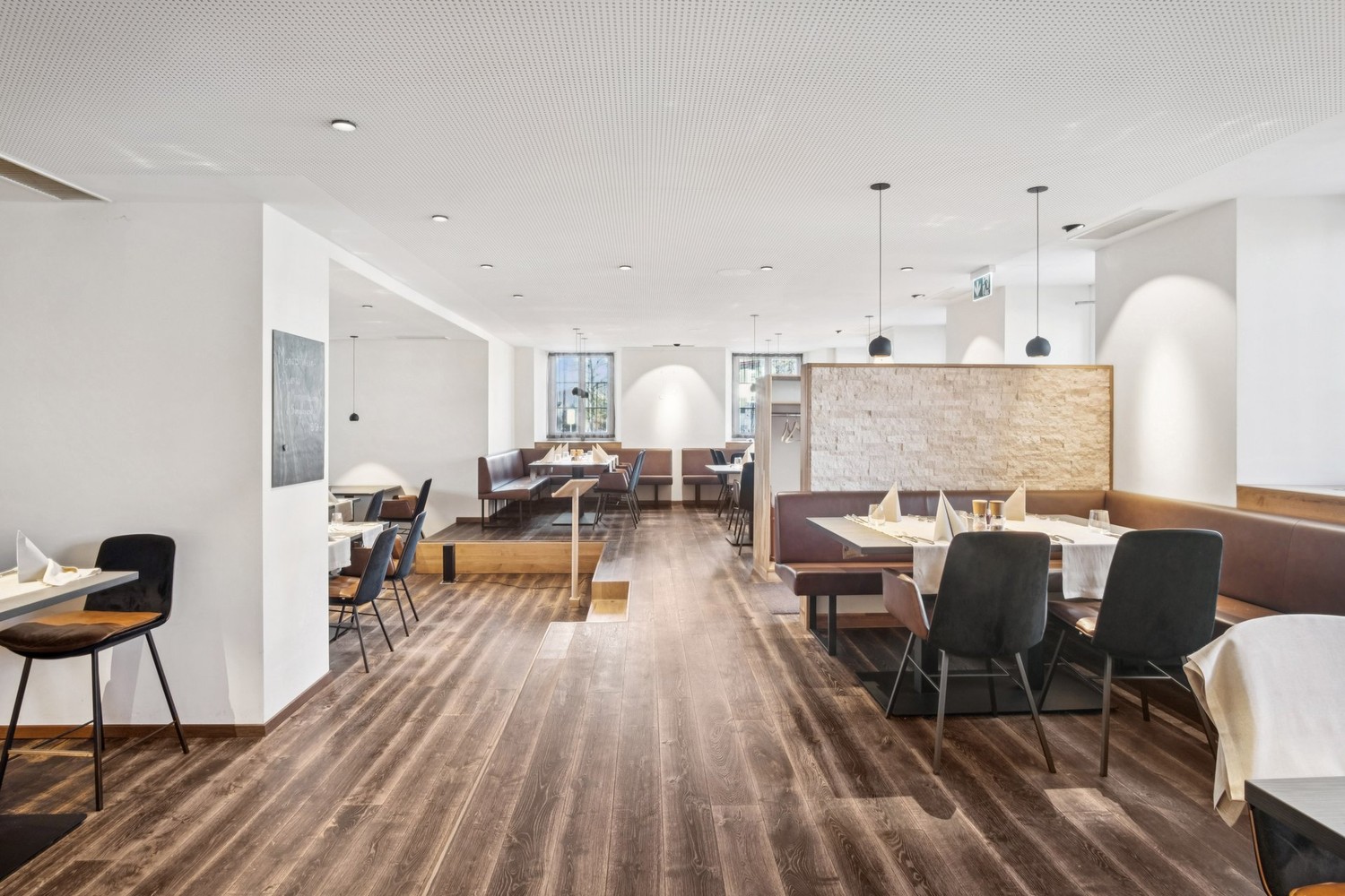 Restaurant de 385m², photo 7 sur 10
