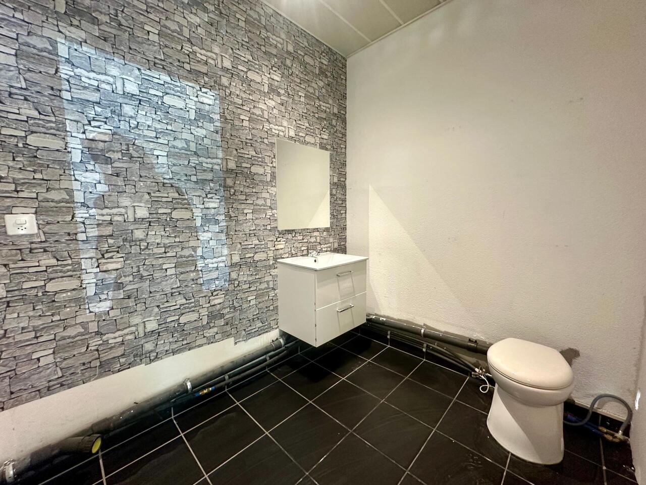 130m² commercial, photo 5 sur 5