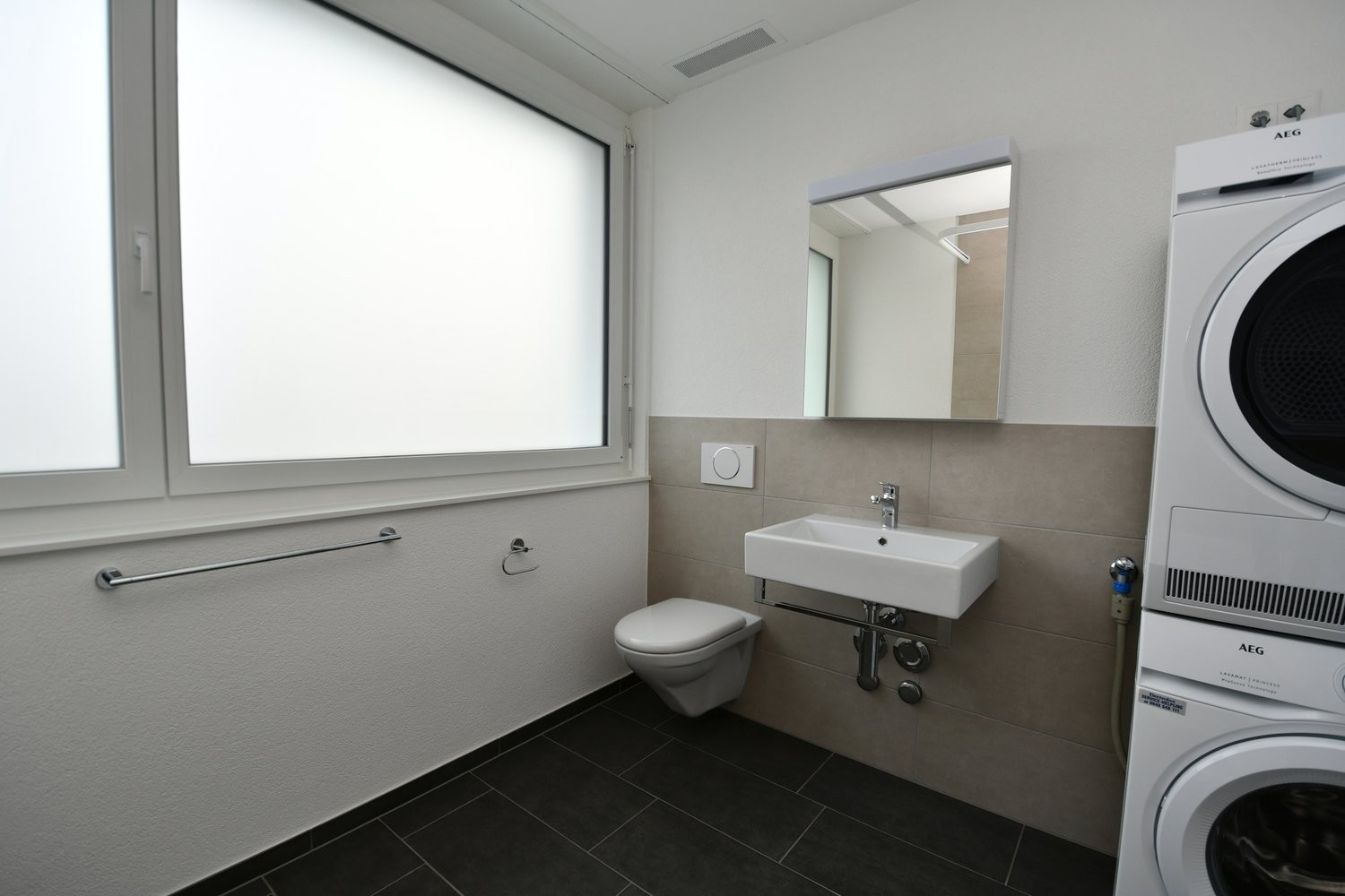 Appartement en attique de 2 ½ pièces, photo 4 sur 5