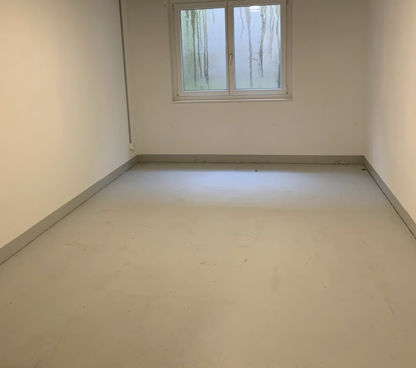 Bureau de 15m²
Je loue la suite de mon local de loisirs au Standweg 1 à Liestal
env. 15qm de surface. Peut être visité volontiers.
