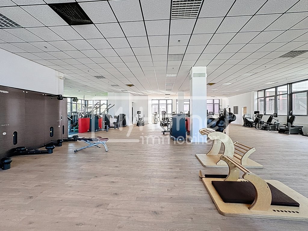 967m² shop, photo 2 sur 10