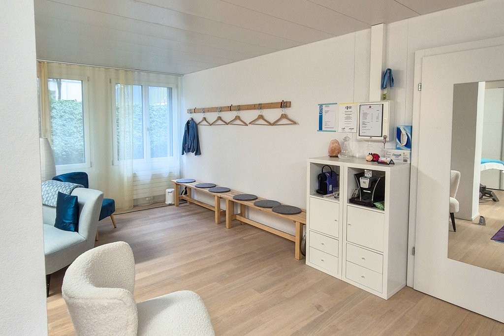 64m² commercial