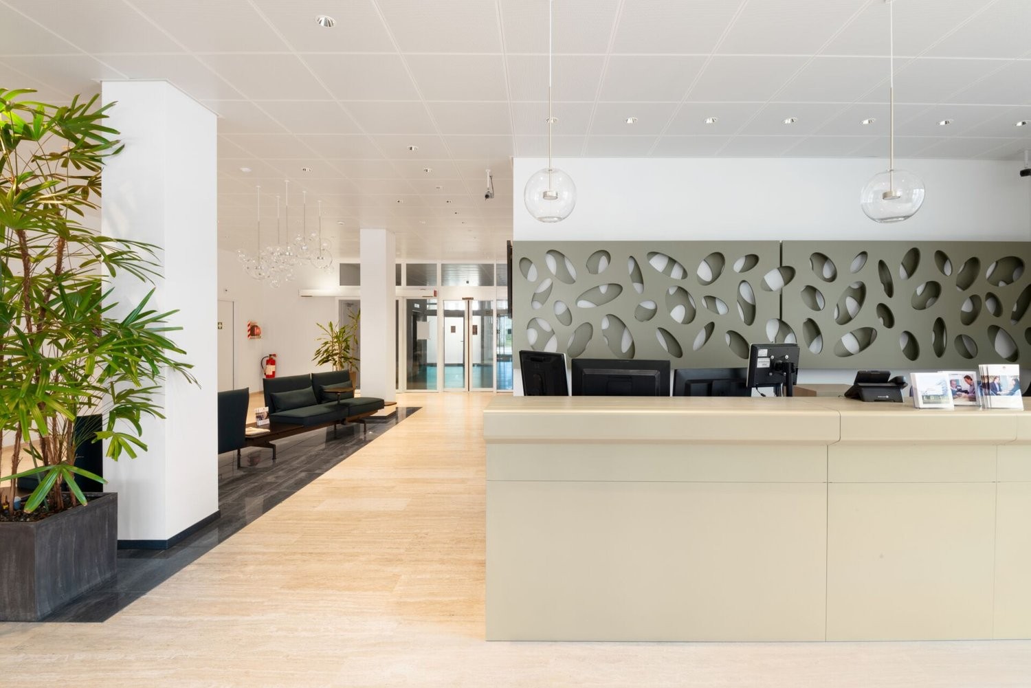 765m² bureau