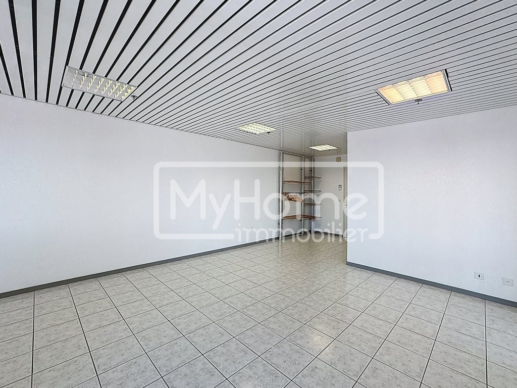 negozio di 103m²