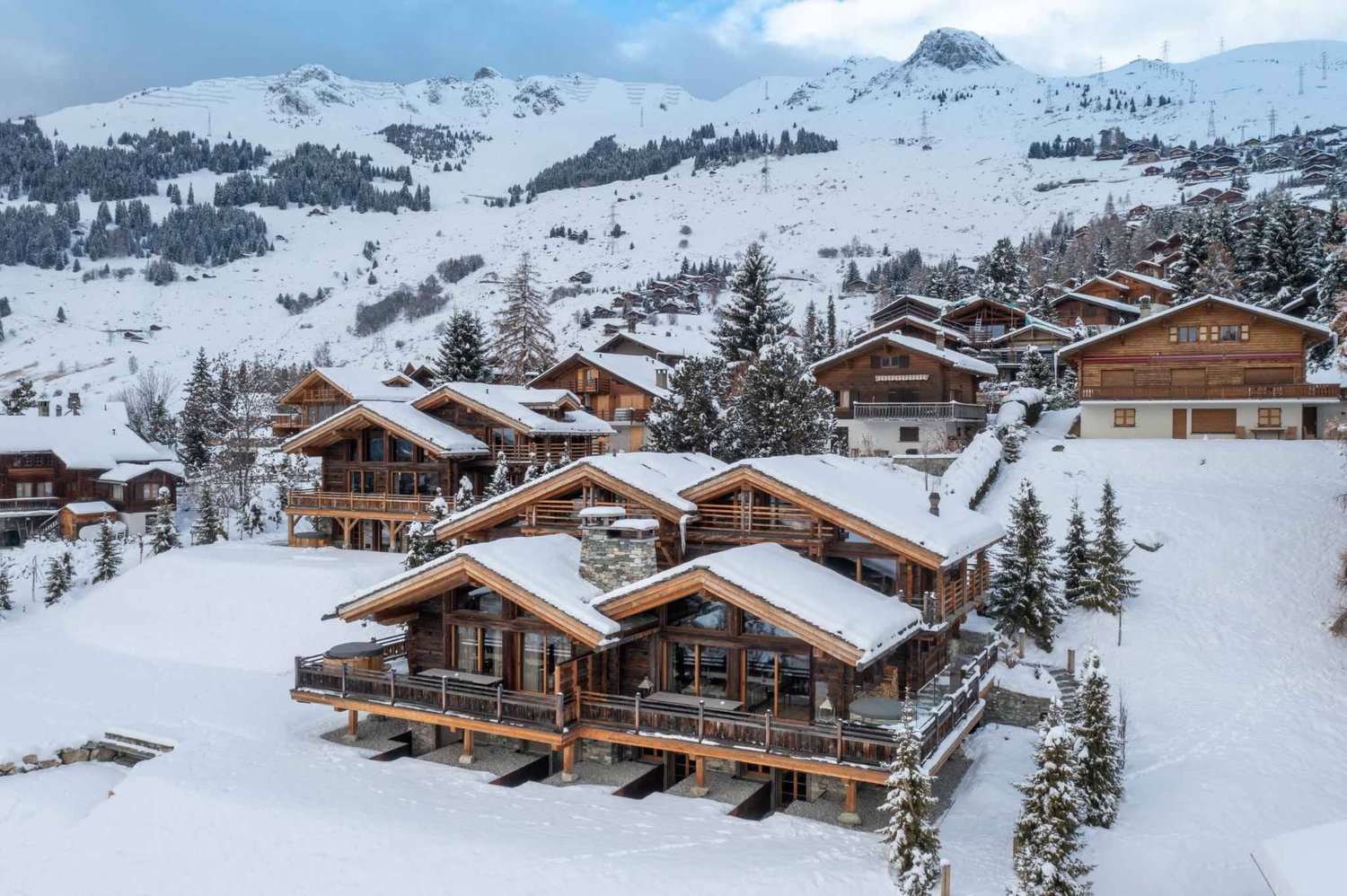 7 rooms chalet, photo 2 sur 10