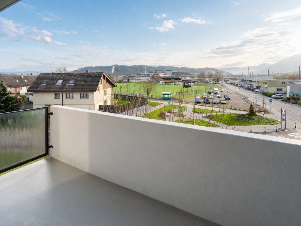 Appartement de 4 ½ pièces

À partir du 16 avril 2026 ou selon convenance, nous louons ce lumineux appartement de 4.5 pièces au 2ème étage.

L'appartement convainc par les avantages suivants :

- espace de vie spacieux avec accès au balcon
- cuisine séparée avec lave-vaisselle et table de cuisson en 