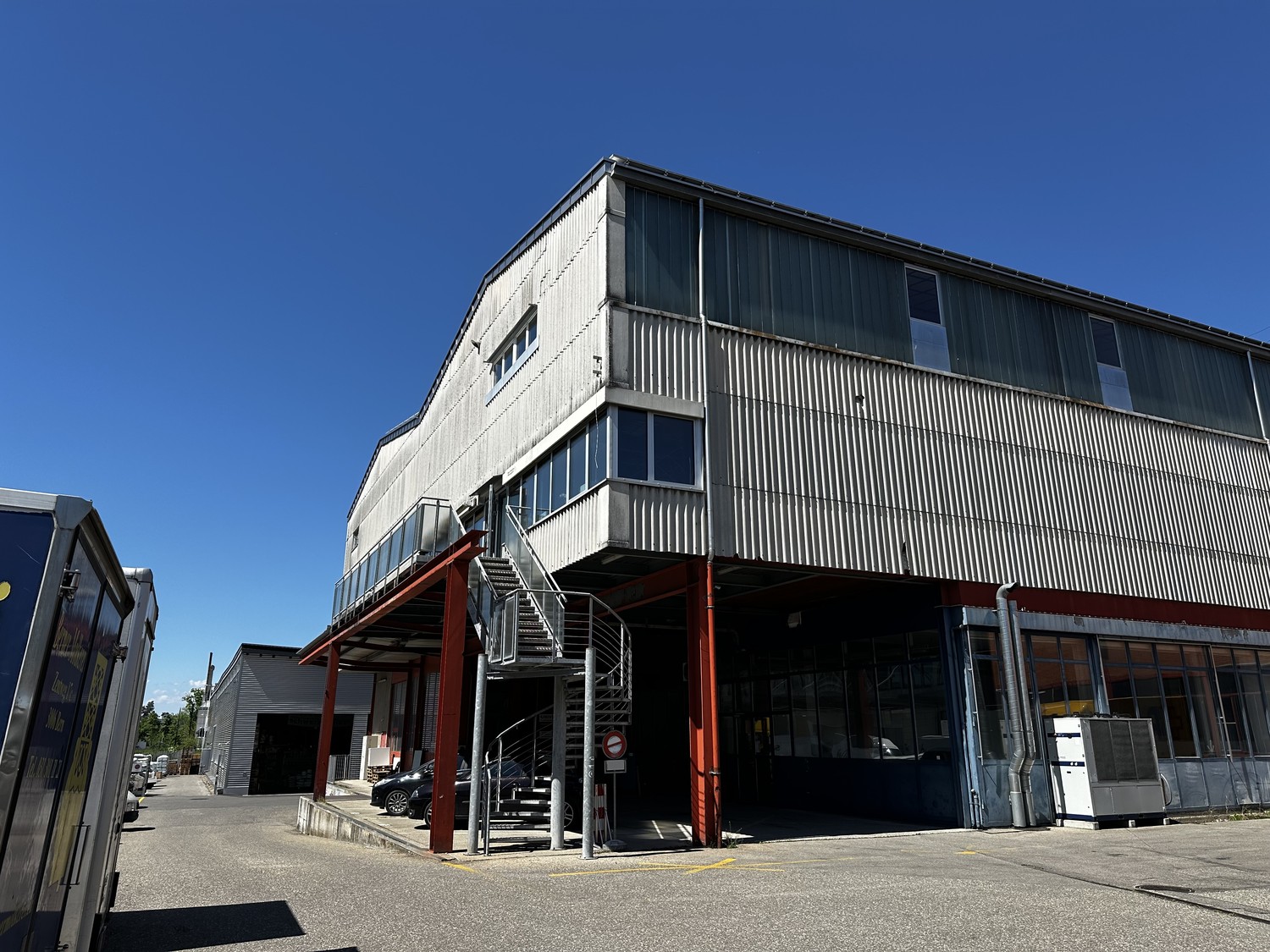 Local de stockage de 1740m²