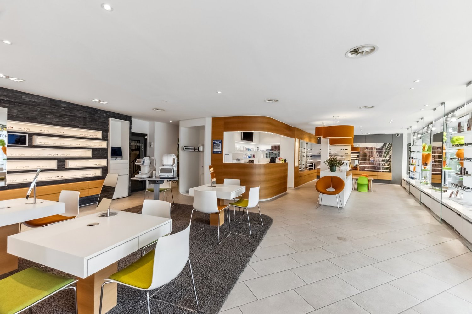 152m² commercial, photo 3 sur 4
