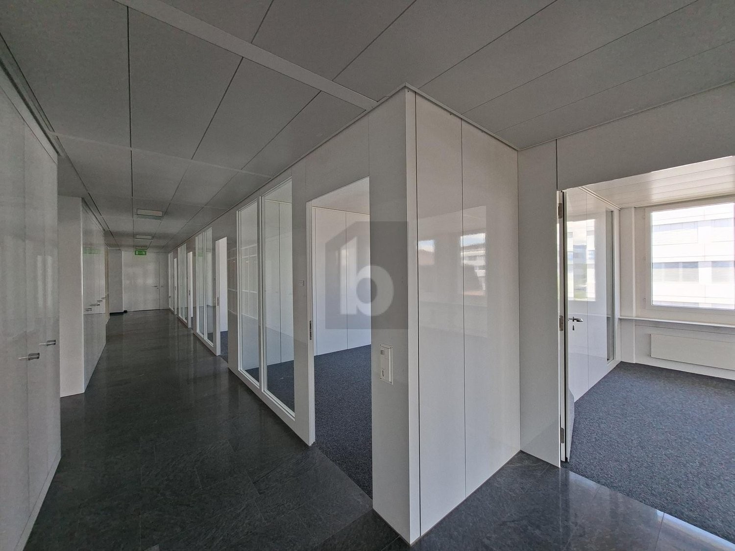 Bureau de 1497m²