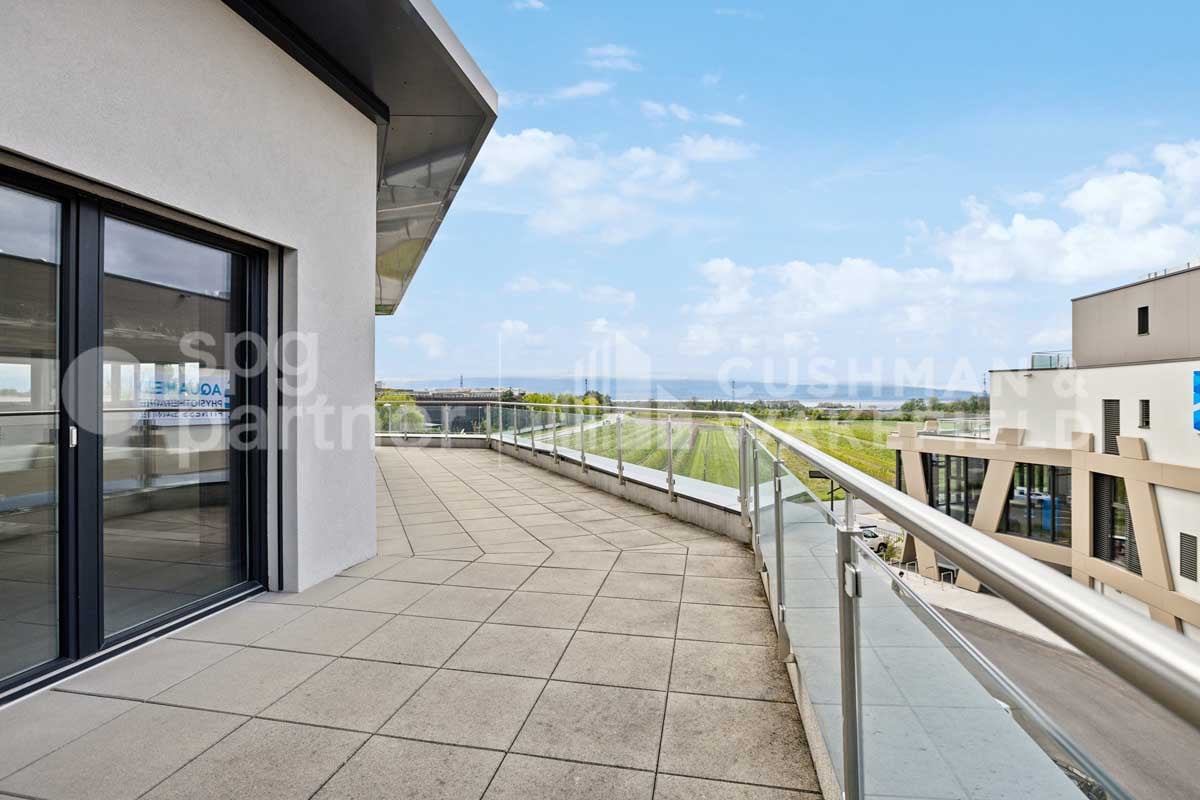 200m² commercial, photo 3 sur 9