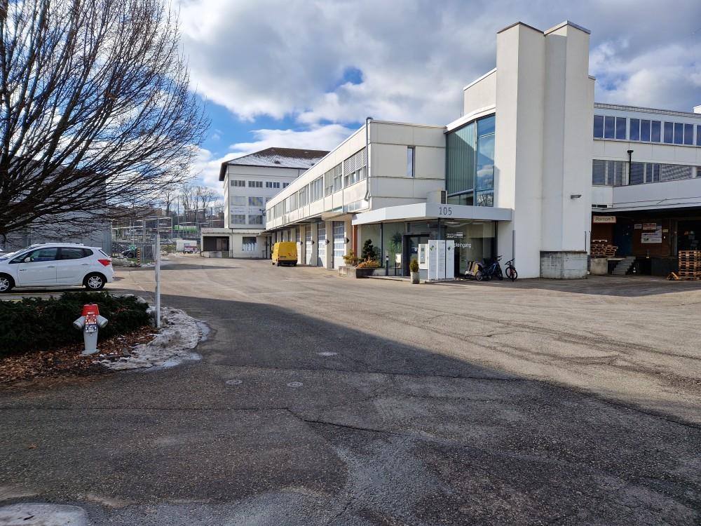454m² de local de stockage, photo 2 sur 3