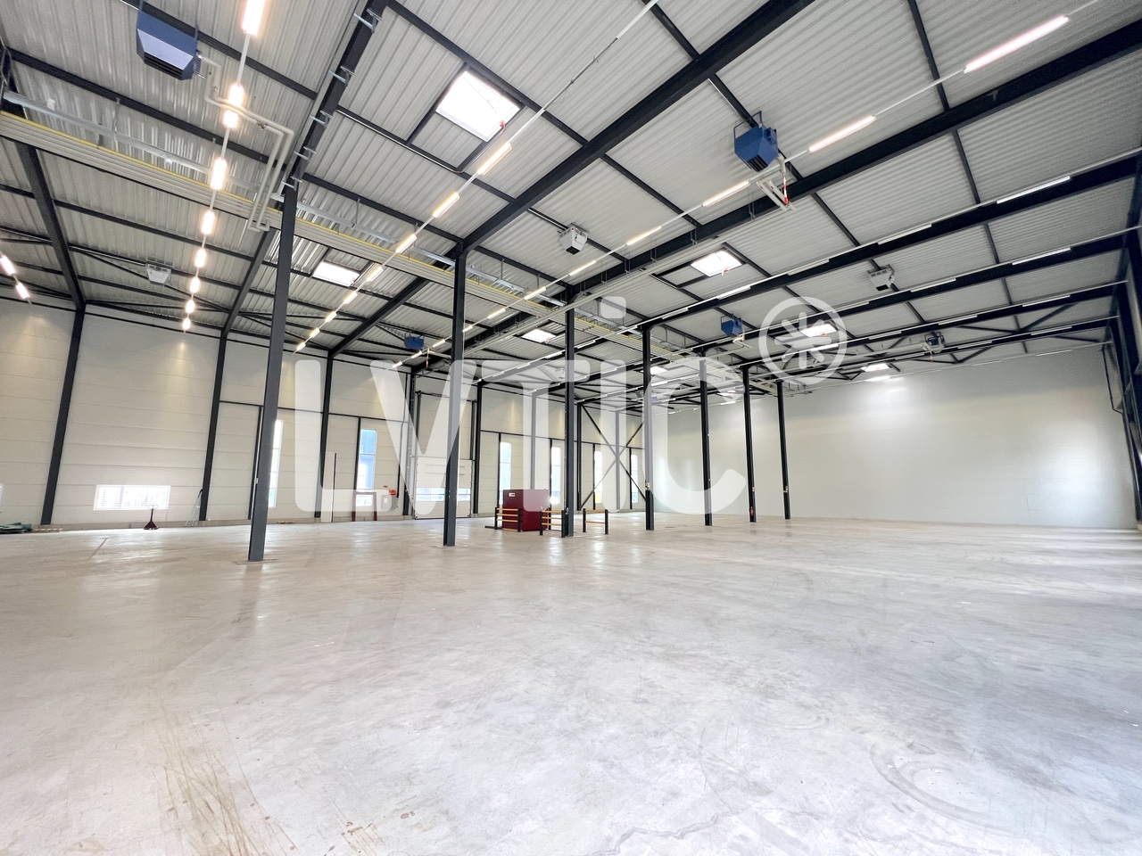 1080m² industrial object, photo 7 sur 10
