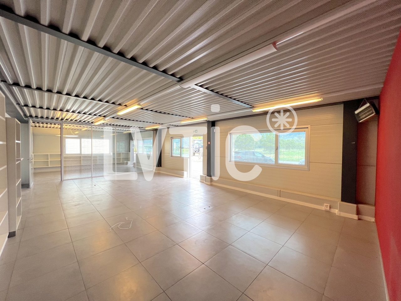 1080m² industrial object, photo 9 sur 10