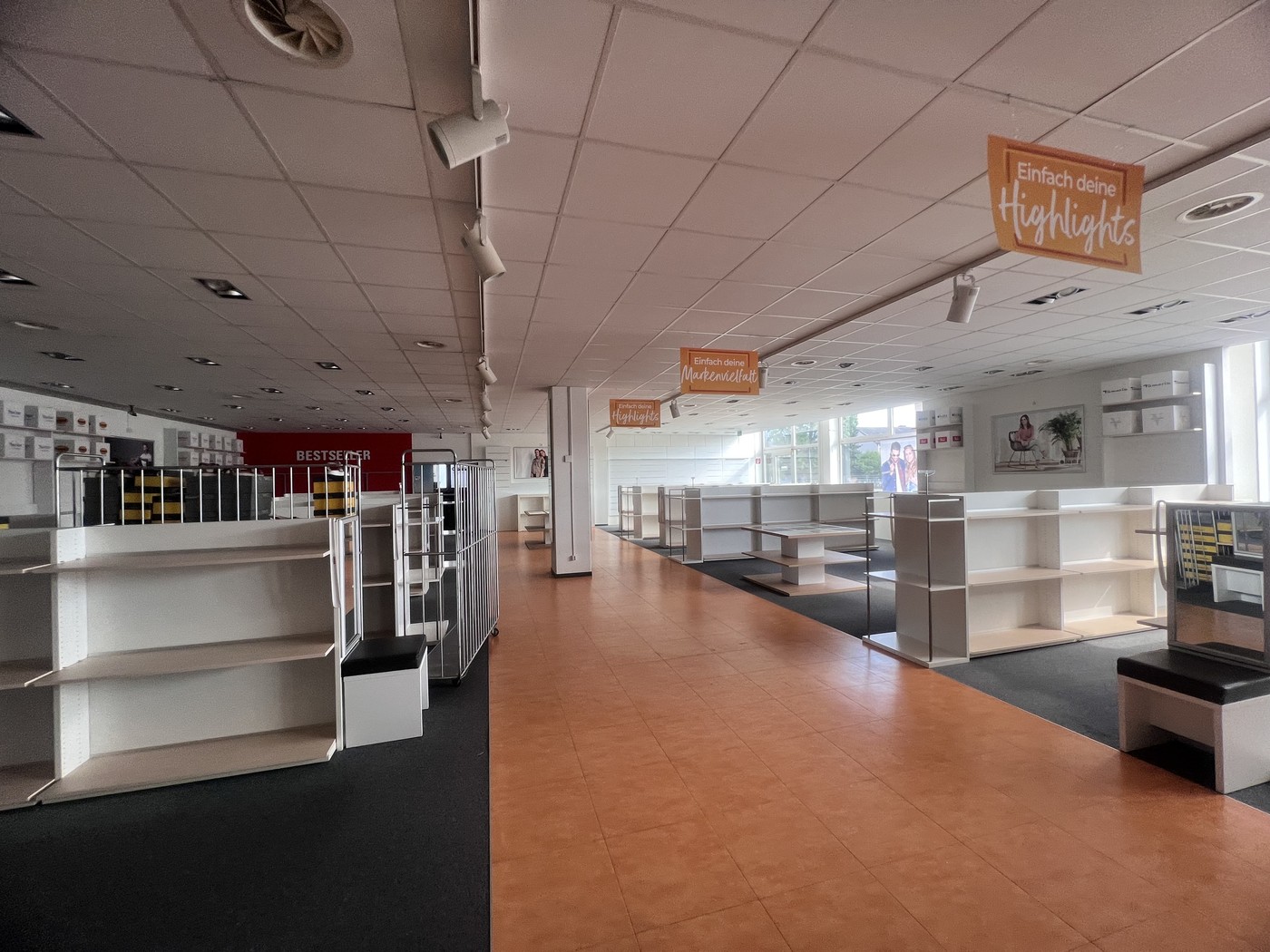 630m² shop, photo 5 sur 5