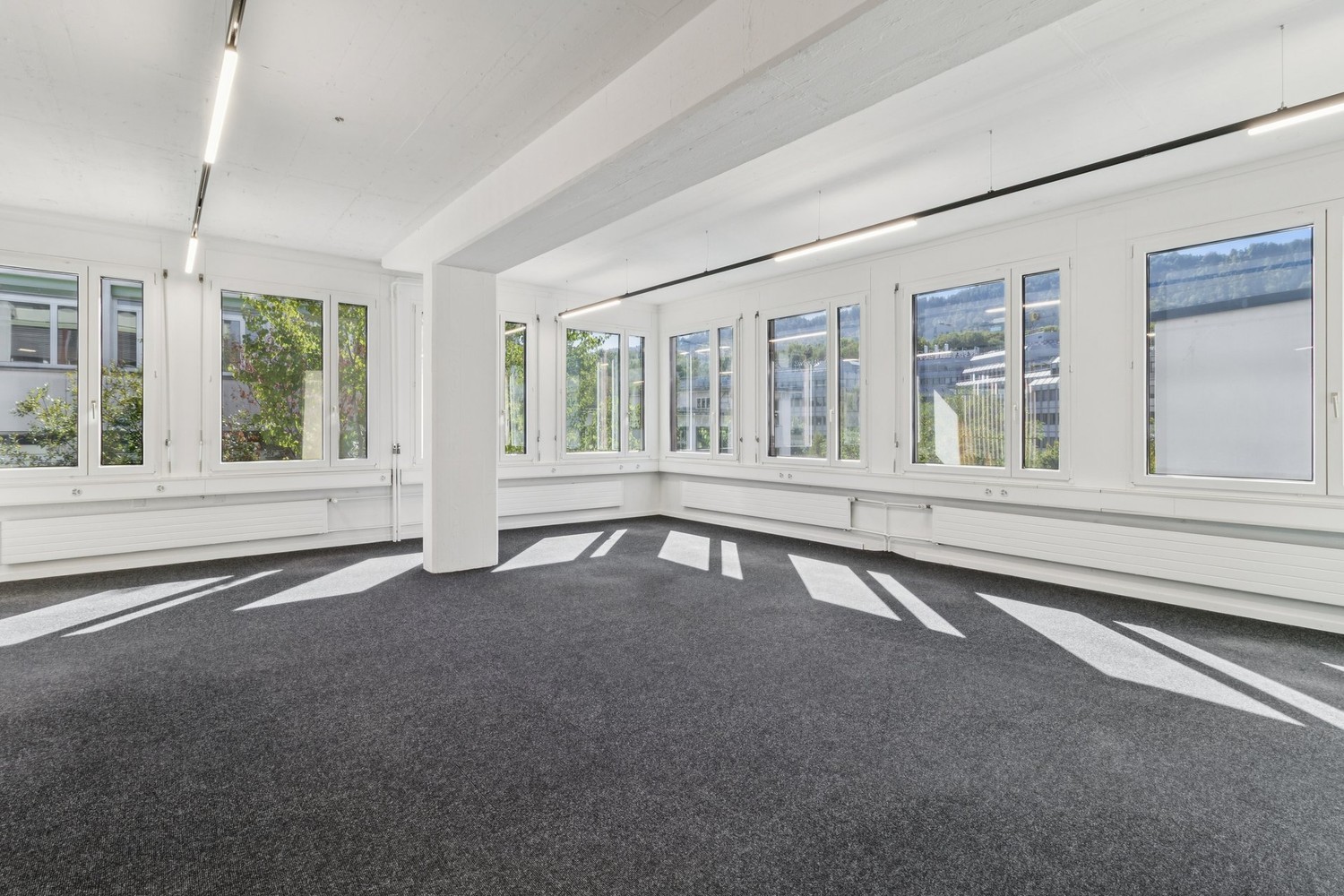 872m² office
