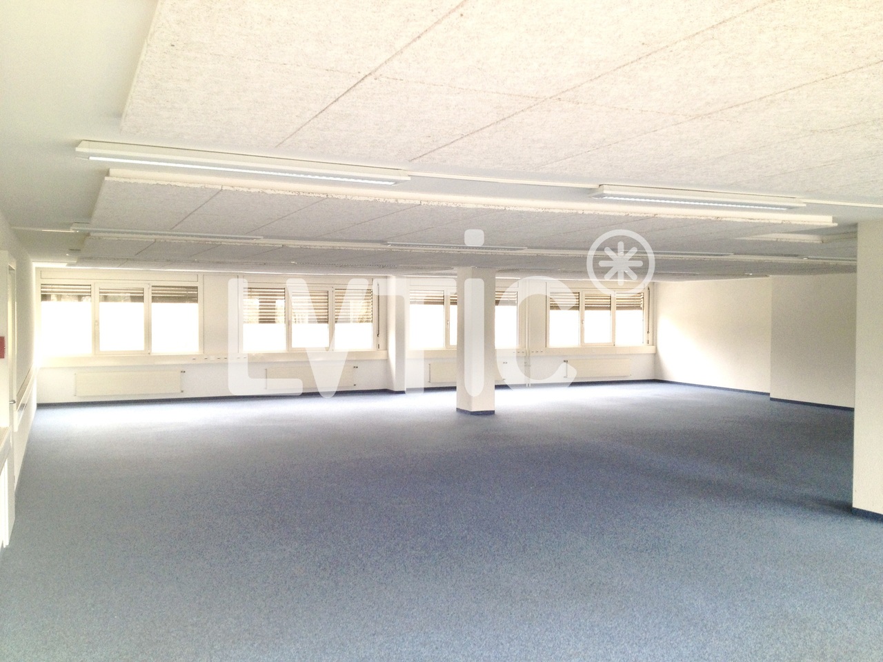 125m² office, photo 1 sur 6