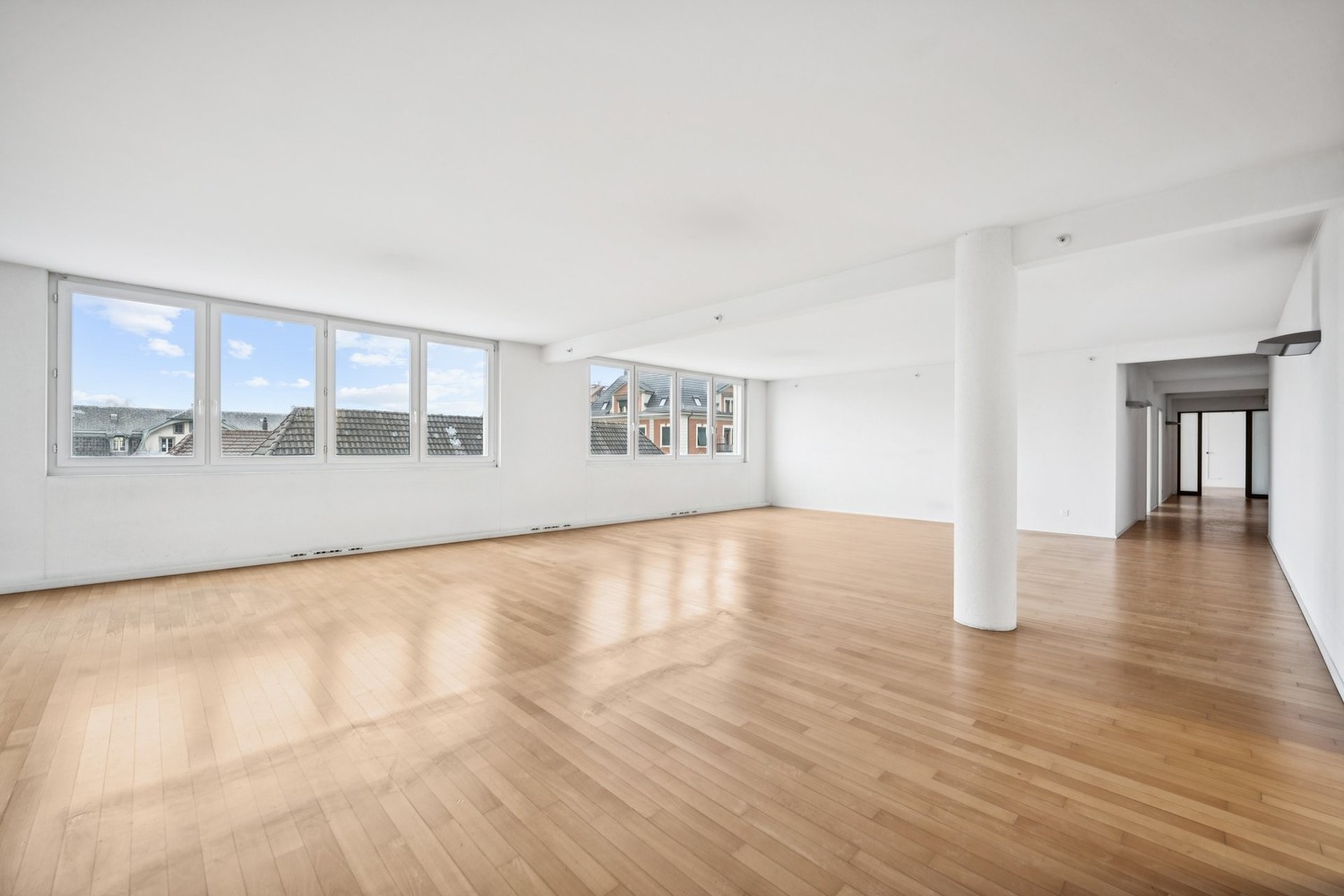 248m² bureau, photo 2 sur 10
