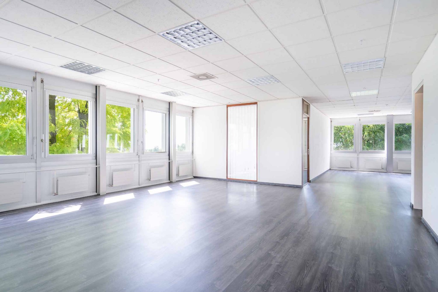626m² office