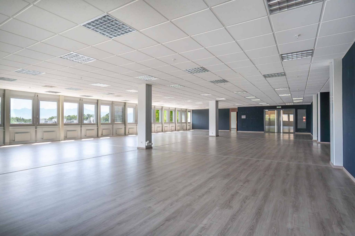 626m² office