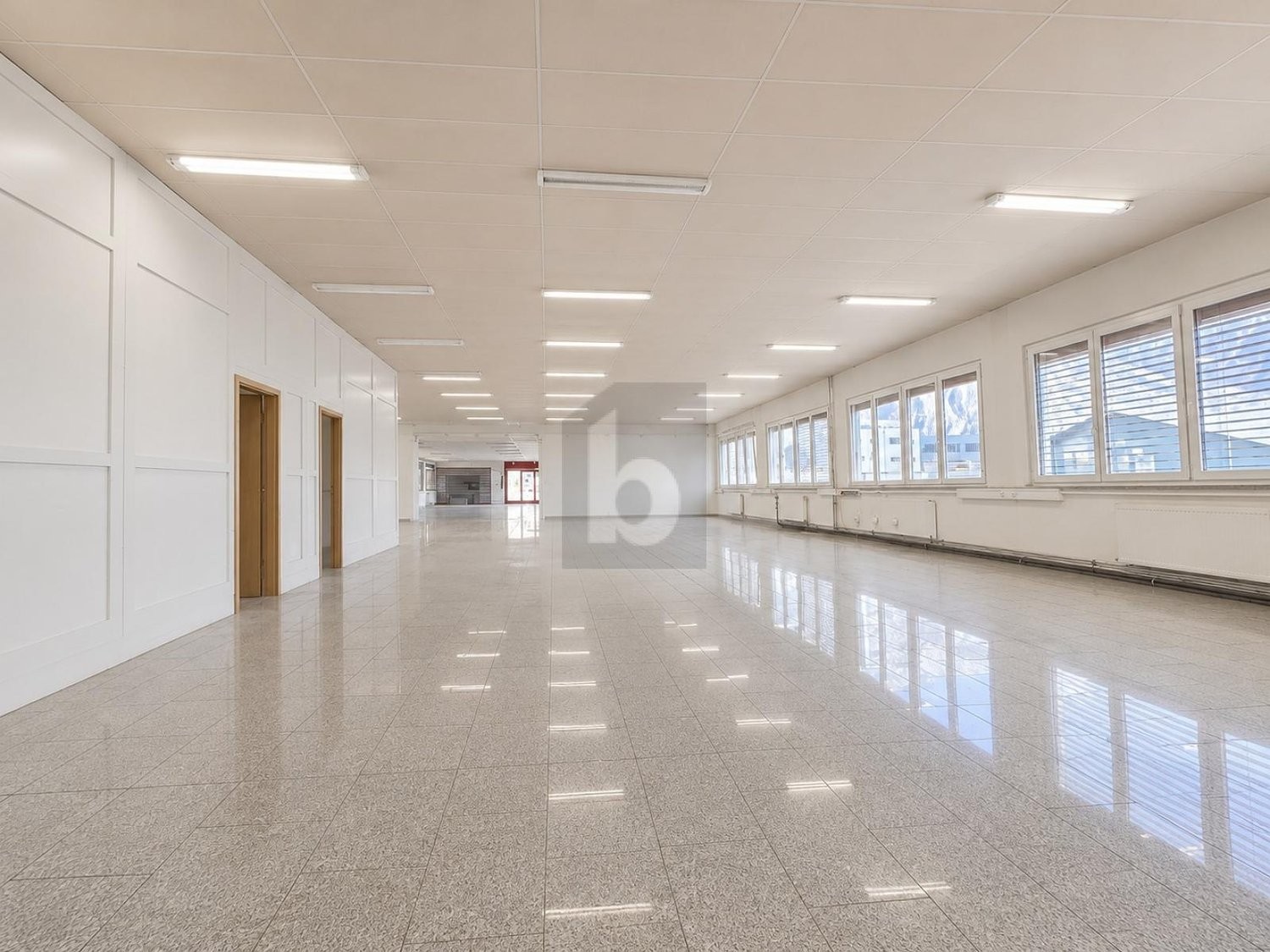 670m² industrial object