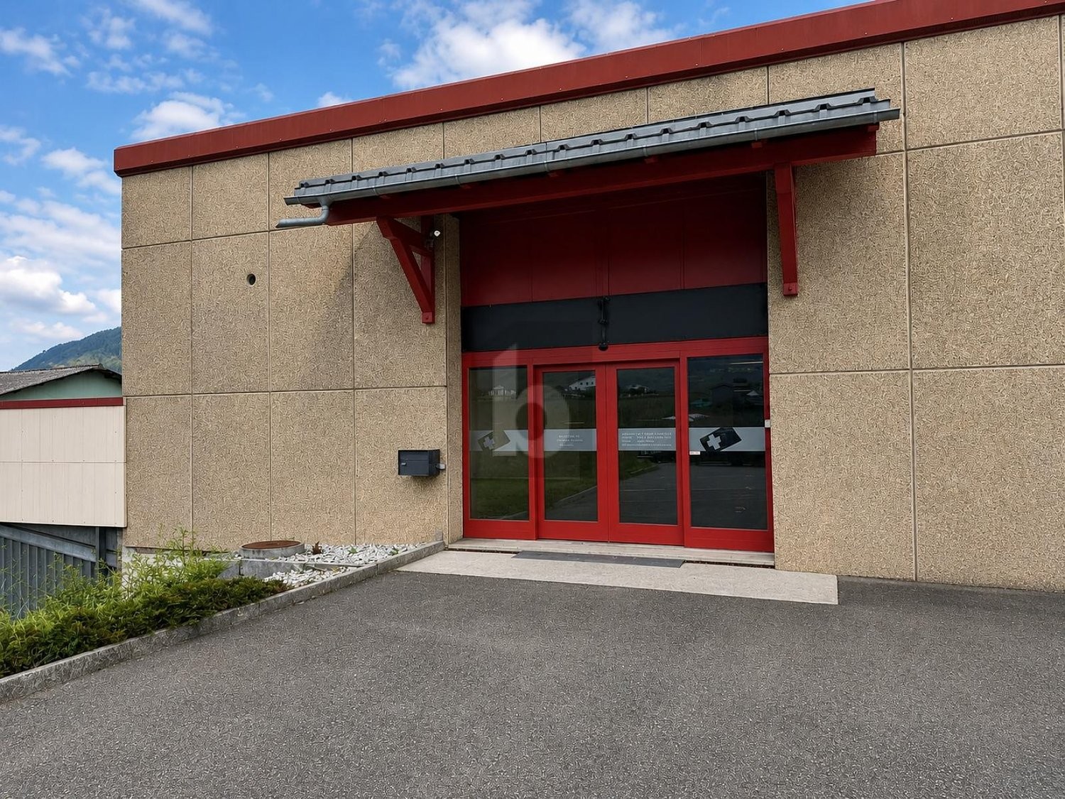 670m² industrial object