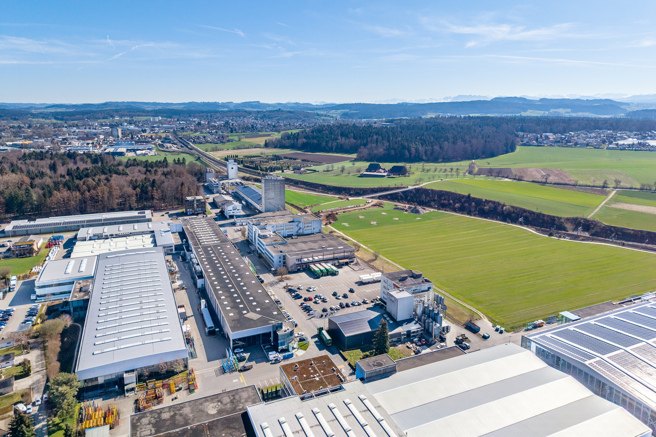 2500m² commercial, photo 2 sur 10