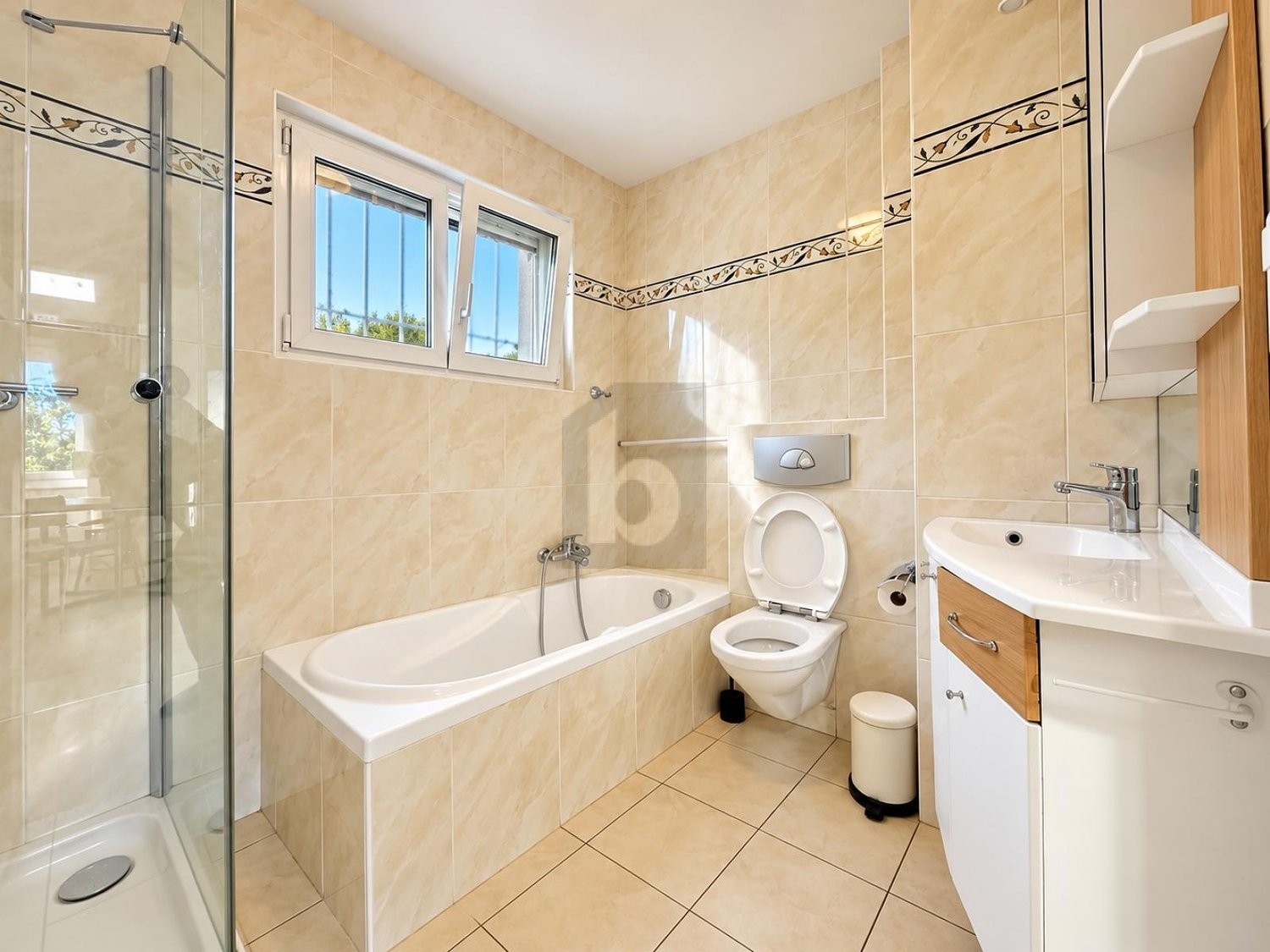 5 rooms single house, photo 3 sur 4