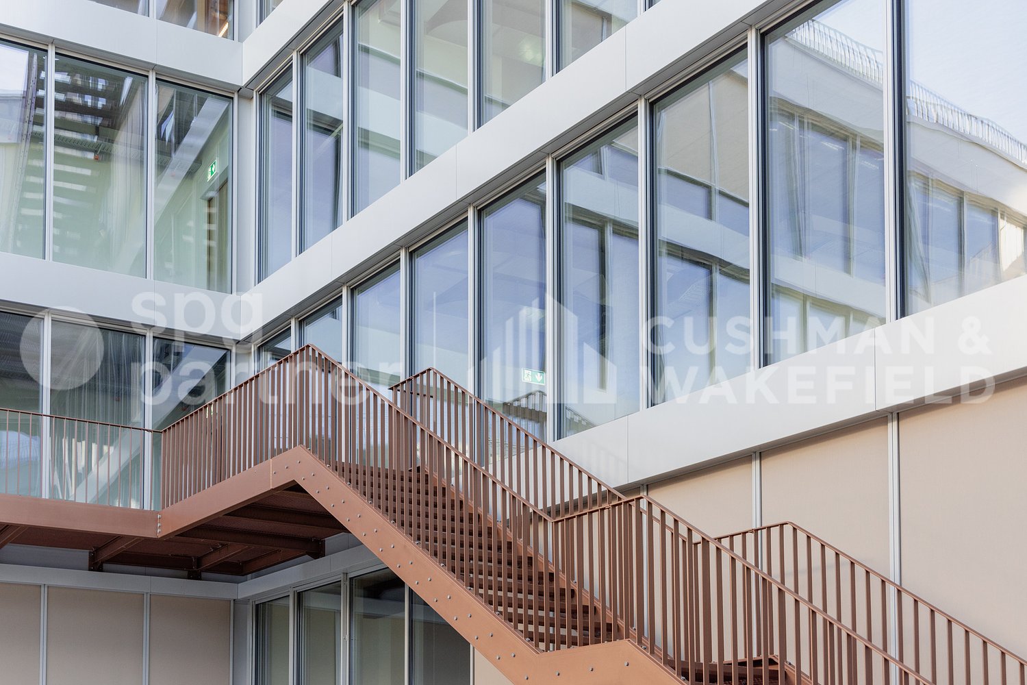 221m² office