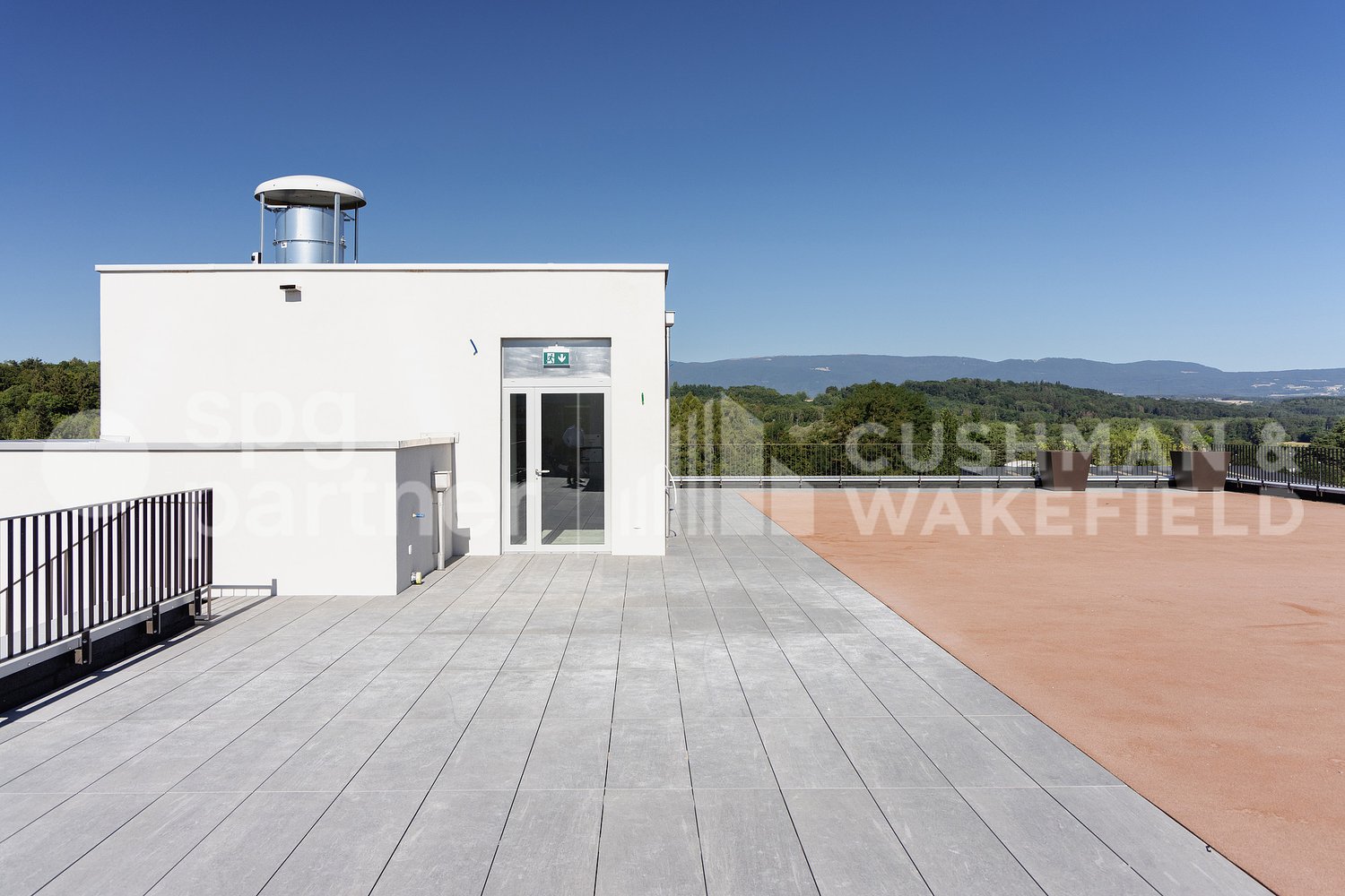 221m² office