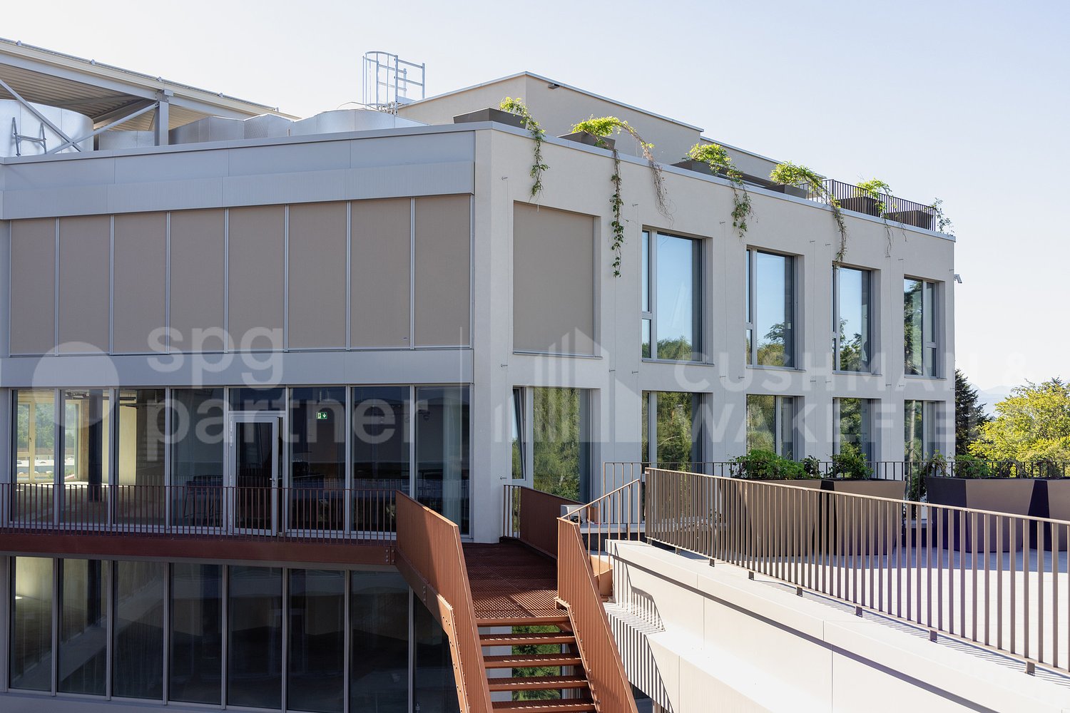 221m² office
