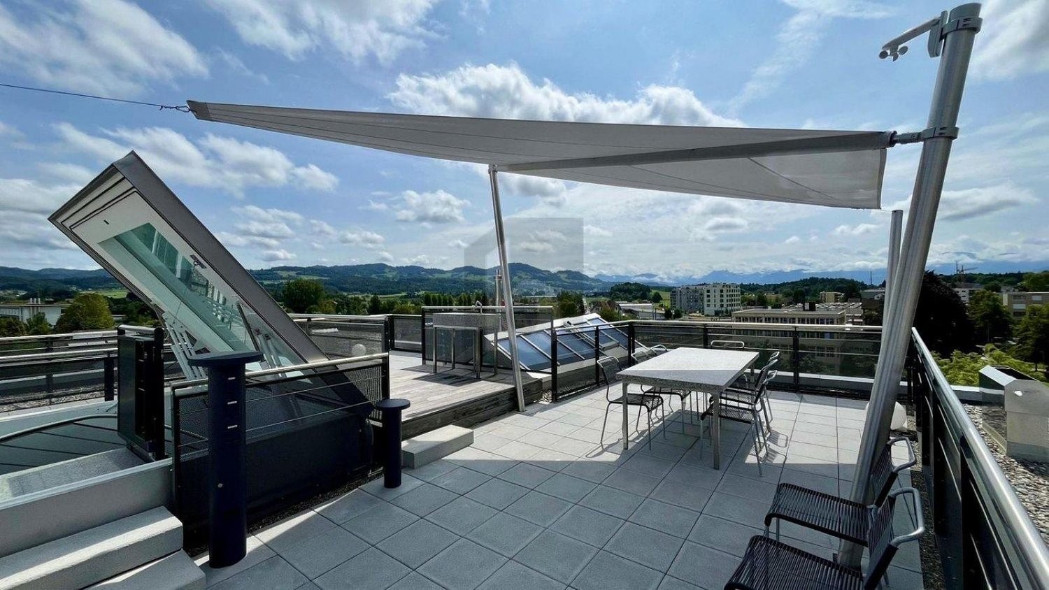 Bureau de 182m², photo 1 sur 4