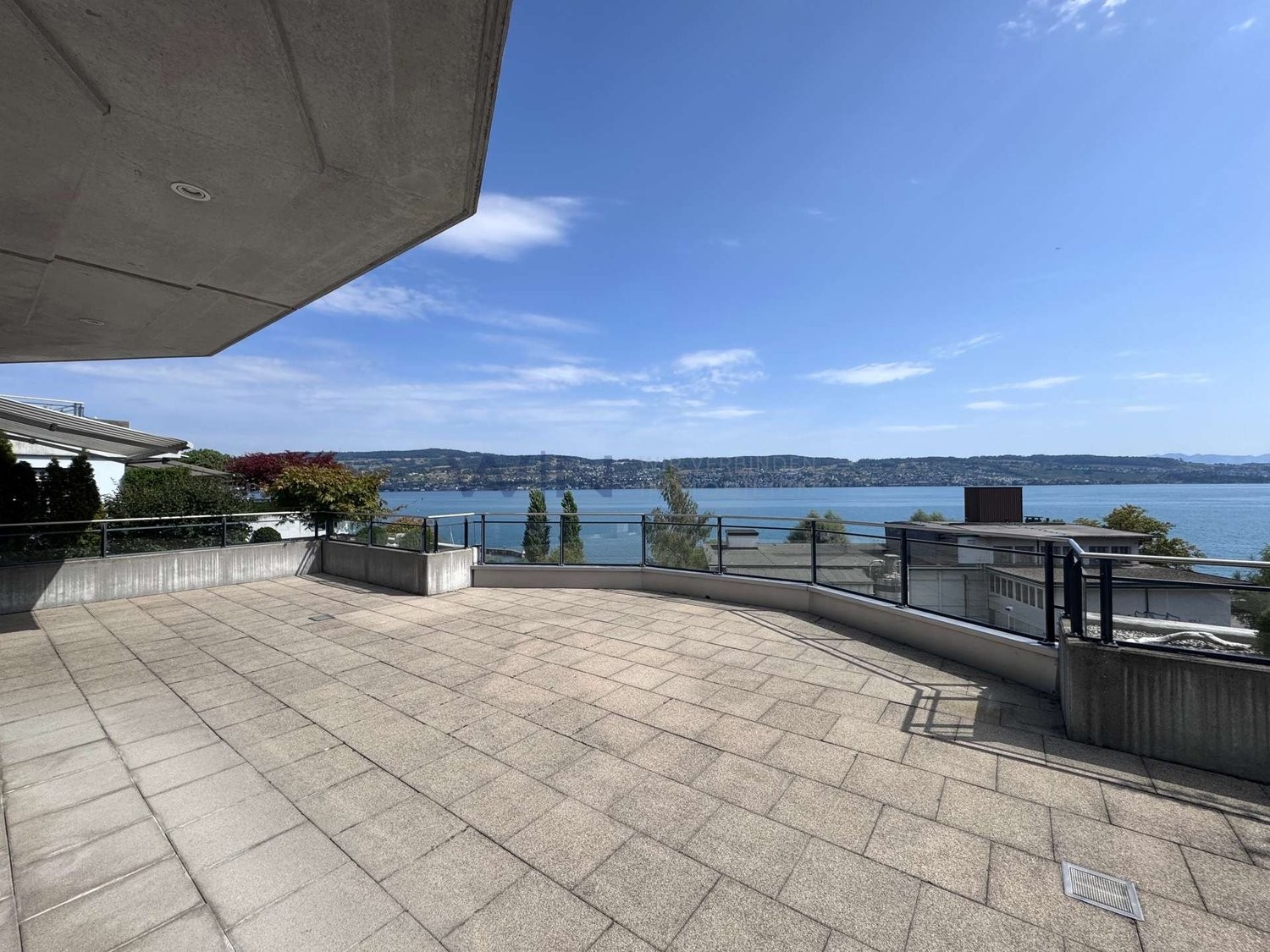 Appartement de 2 ½ pièces avec terrasse, photo 2 sur 10