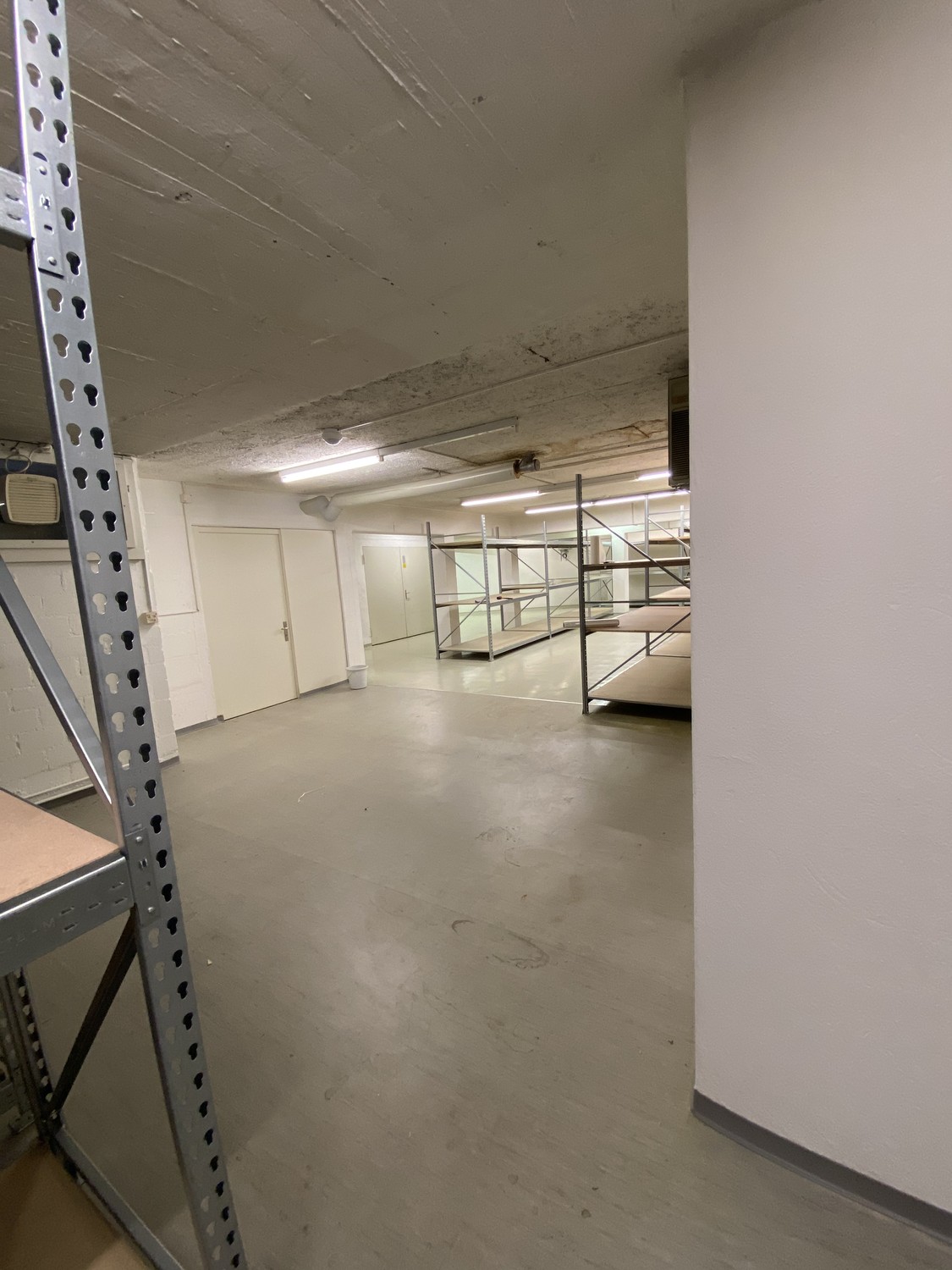 303m² commercial, photo 5 sur 8