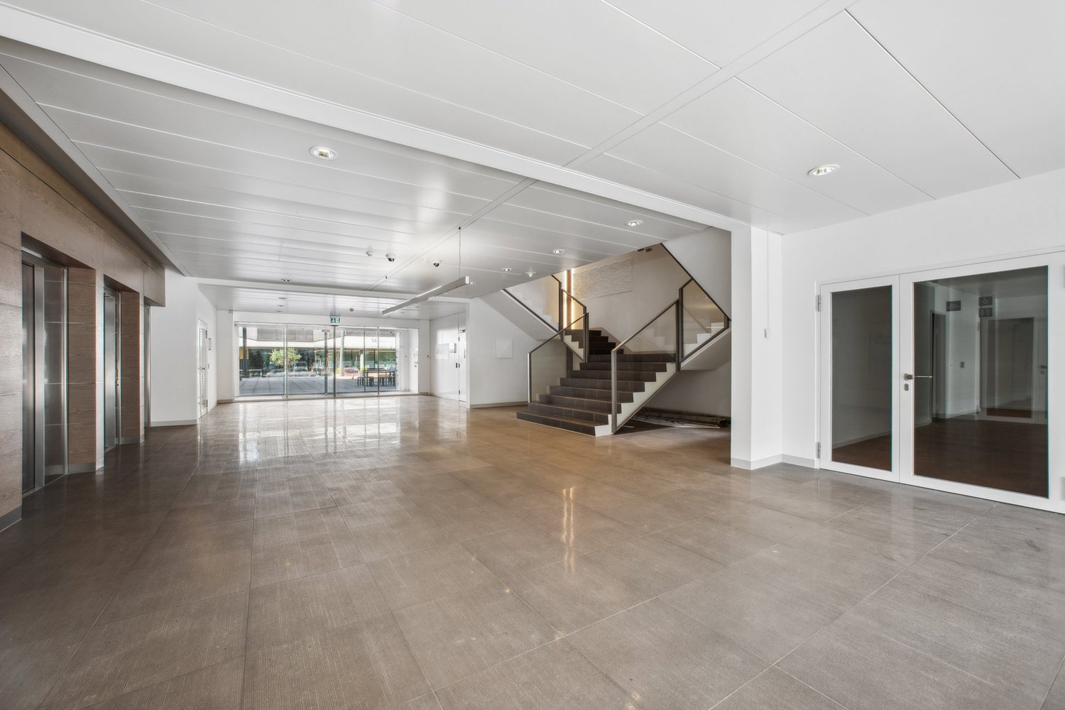 139m² office