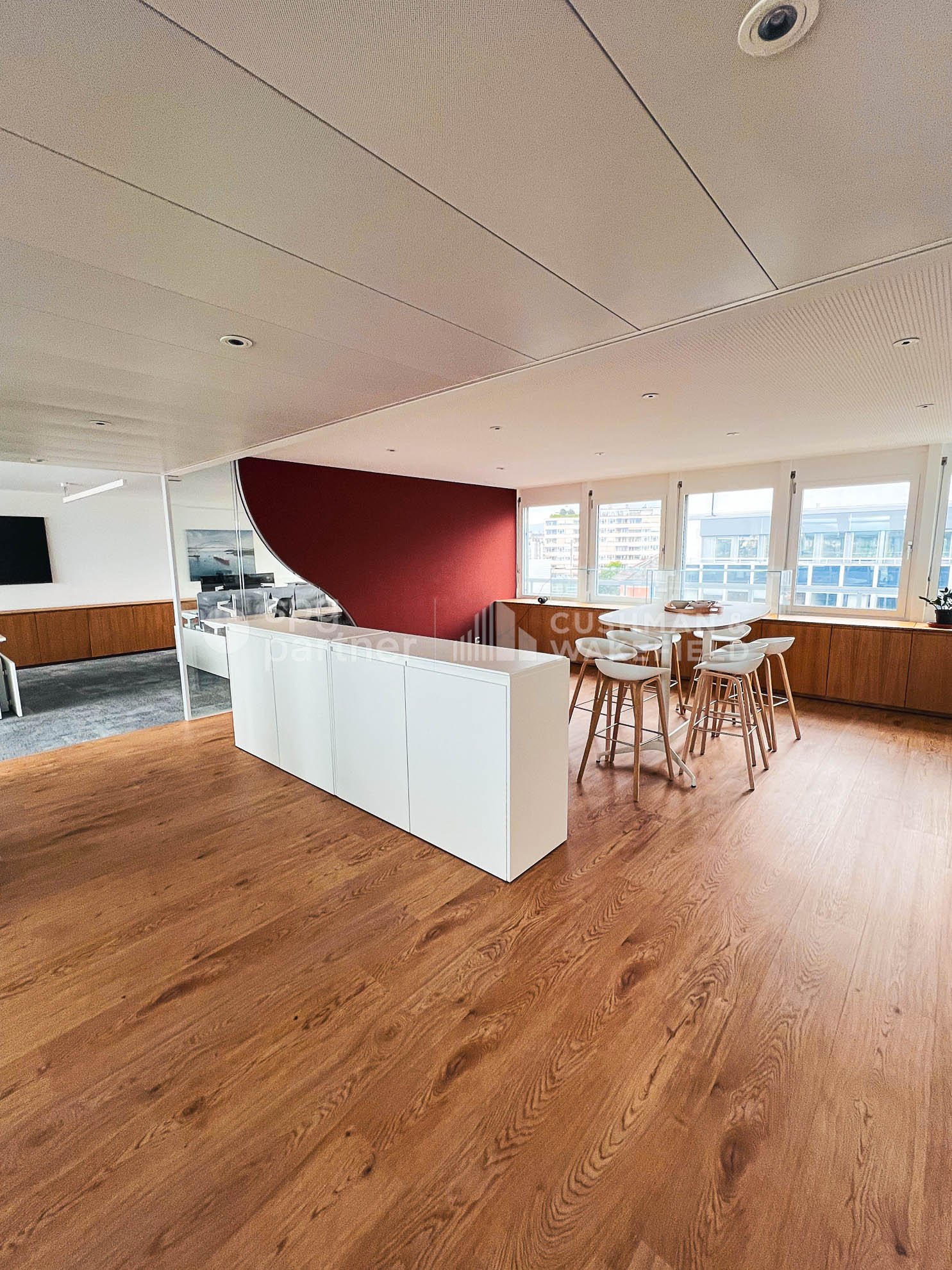 190m² office
