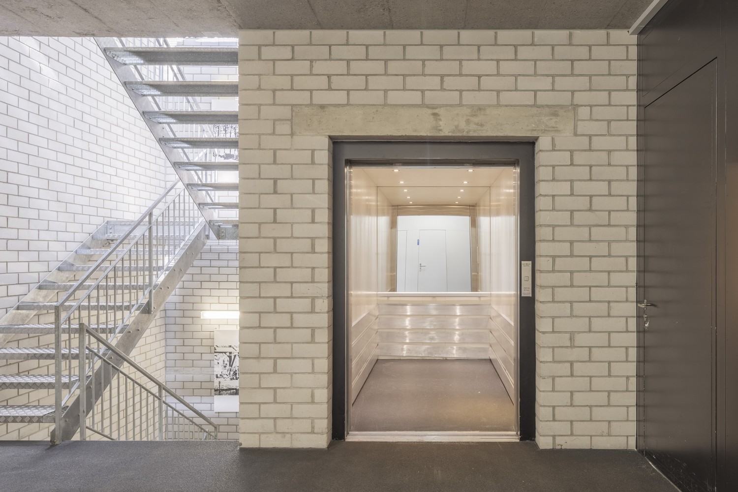 151m² bureau