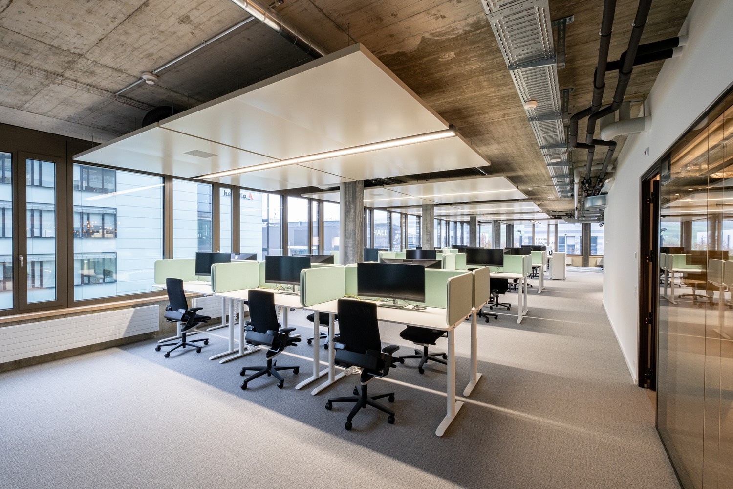 702m² commercial