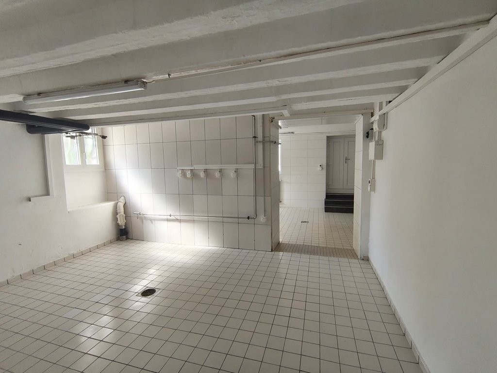 94m² commercial, photo 2 sur 7